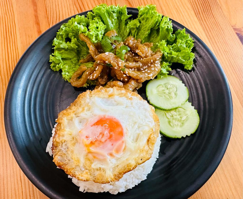 M23. Honey Chicken With Egg & Rice 蜜汁鸡配蛋和饭