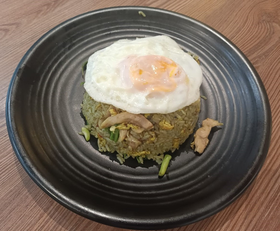 M28. Green Curry Fried Rice 绿咖喱炒饭