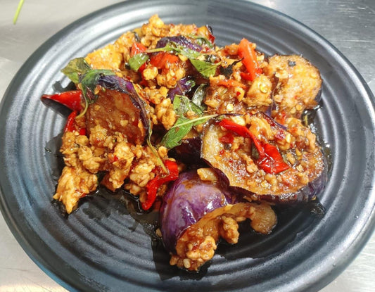 V7. Eggplants Chili Paste With Minced Chicken 茄子辣椒酱鸡碎
